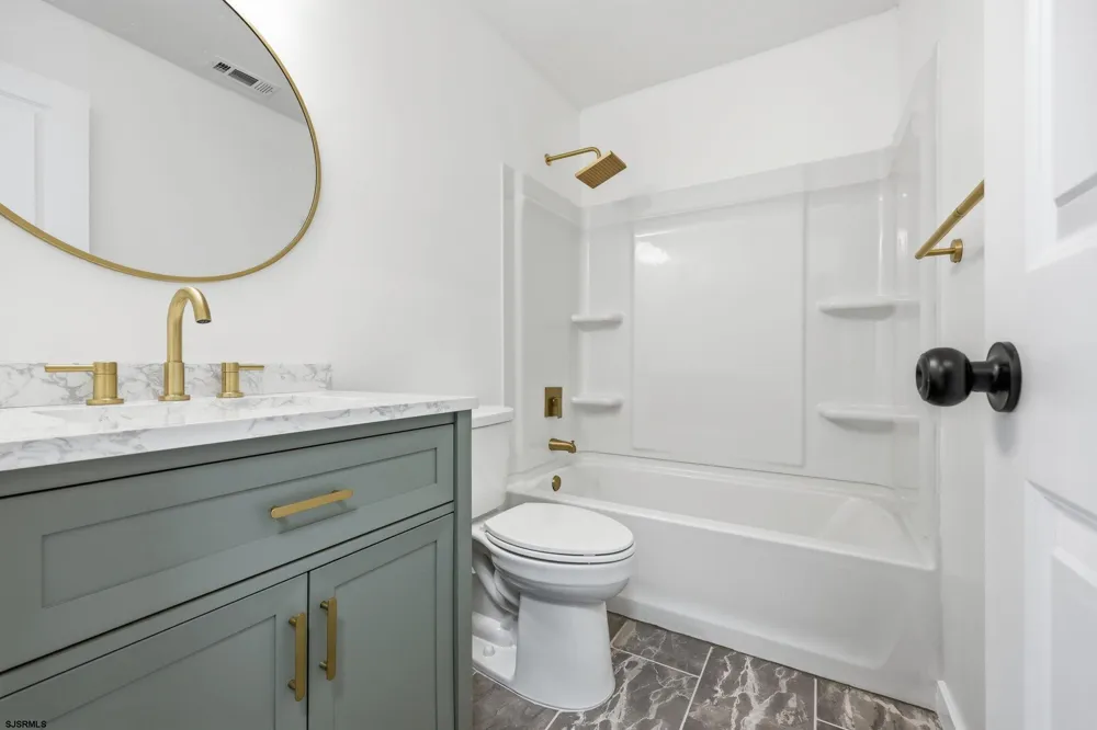 3103 Woodlands Dr Mays Landing, NJ 08330