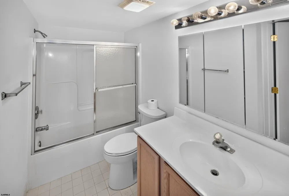 4301 Dolphin Ave Northfield, NJ 08225