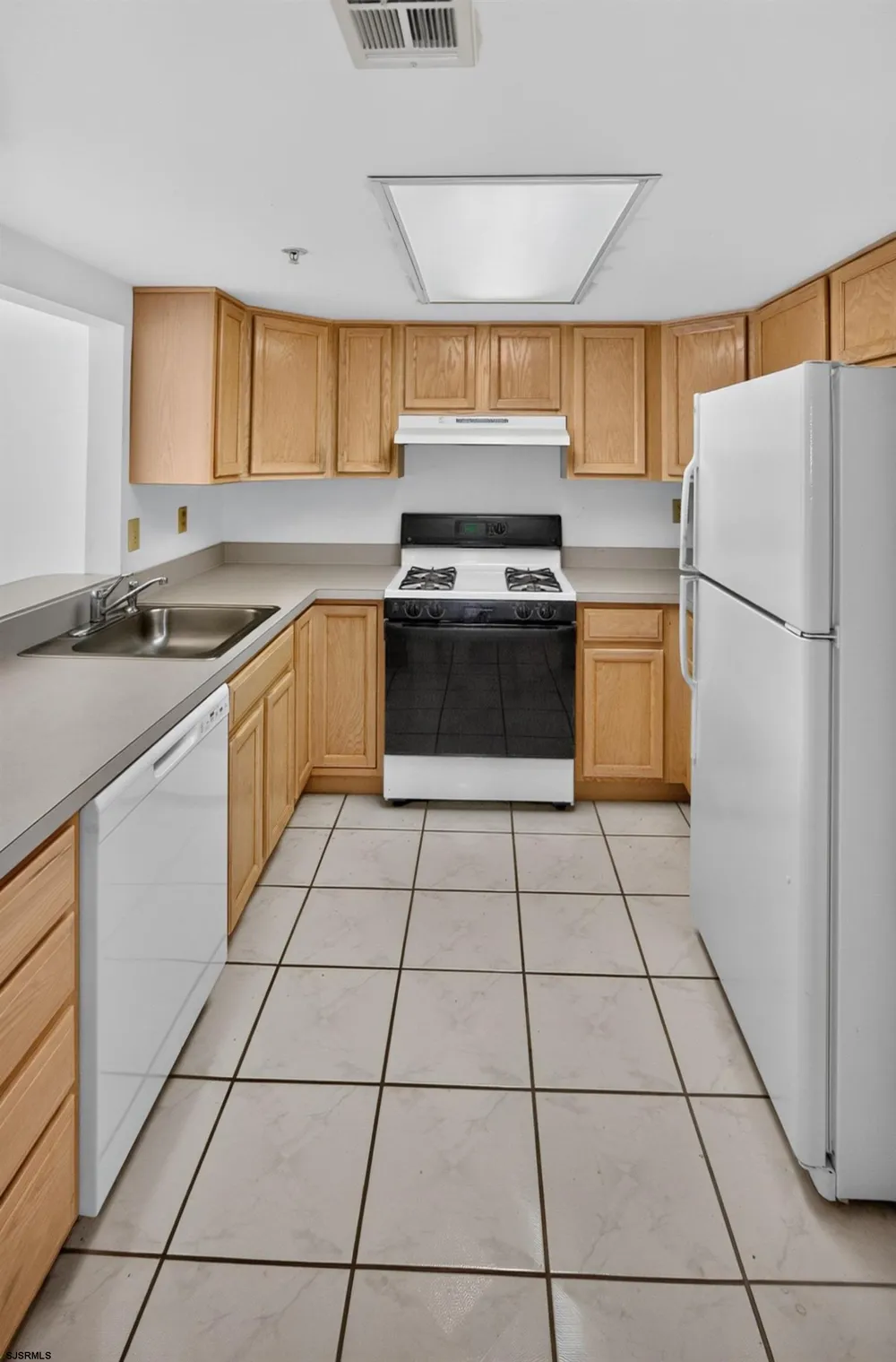 4301 Dolphin Ave Northfield, NJ 08225