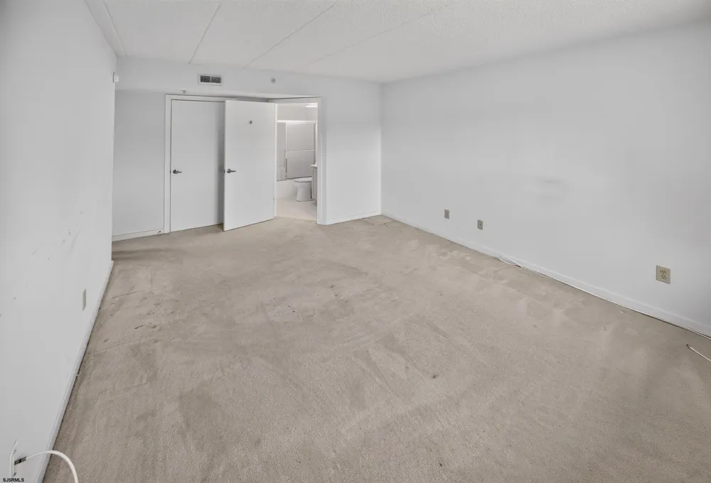 4301 Dolphin Ave Northfield, NJ 08225
