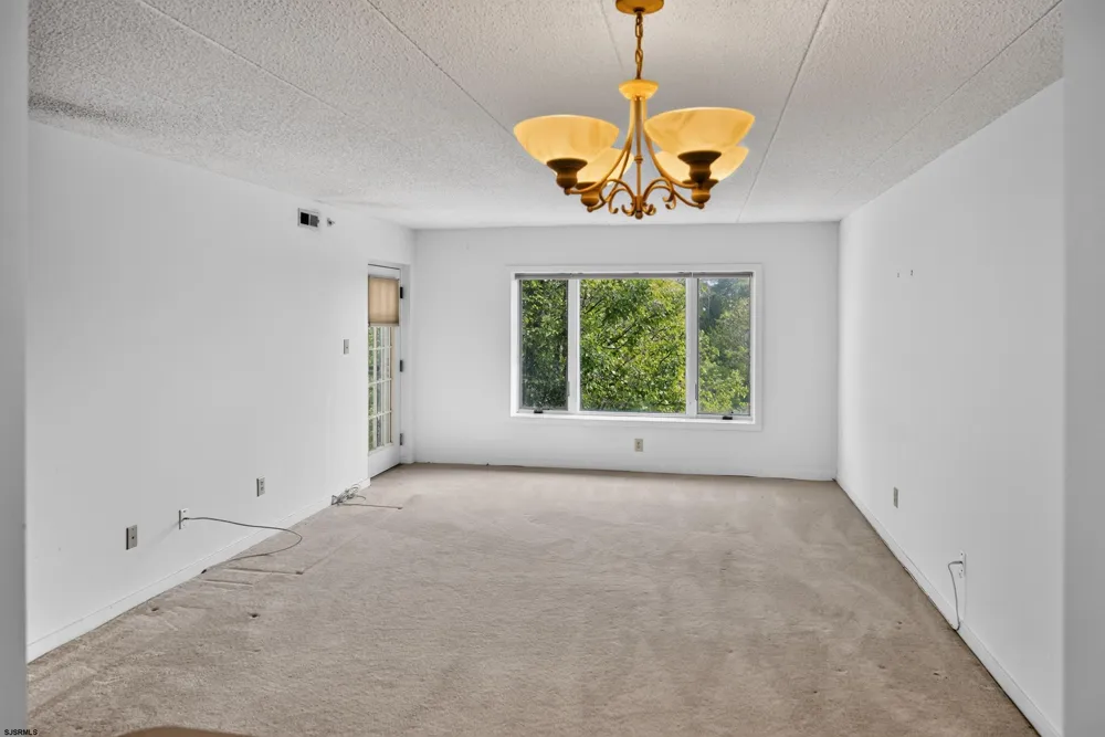 4301 Dolphin Ave Northfield, NJ 08225
