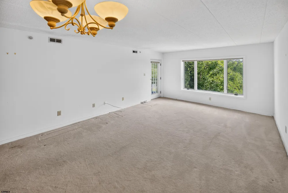 4301 Dolphin Ave Northfield, NJ 08225