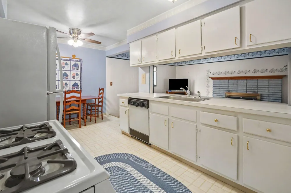 7917 Kaiser Street Canton, MI 48187