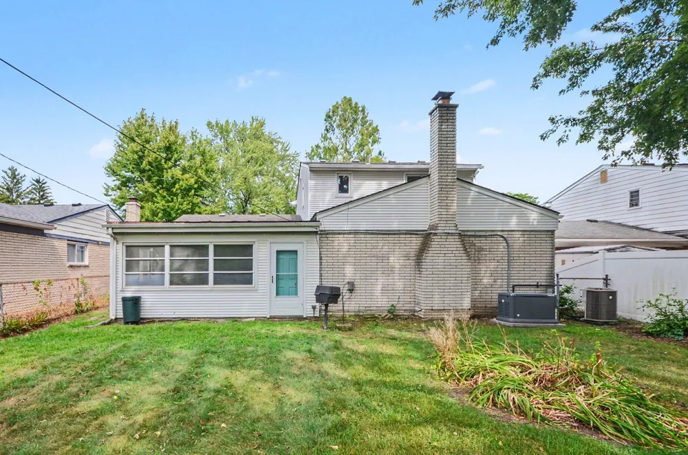 7917 Kaiser Street Canton, MI 48187