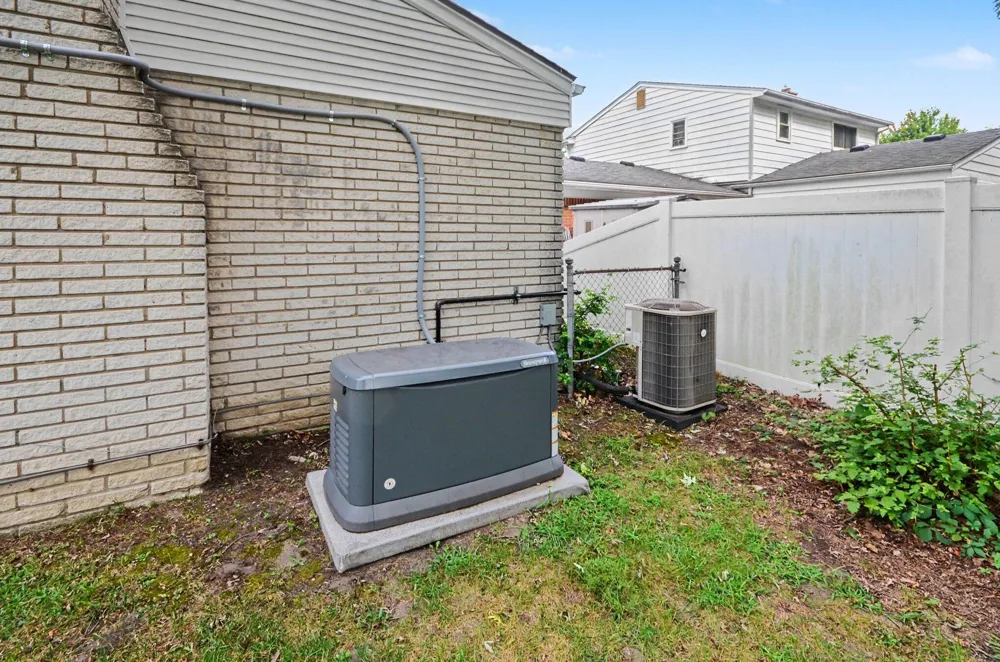 7917 Kaiser Street Canton, MI 48187