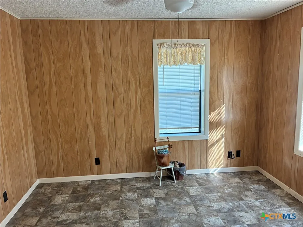 1603 Avenue J Shiner, TX 77984