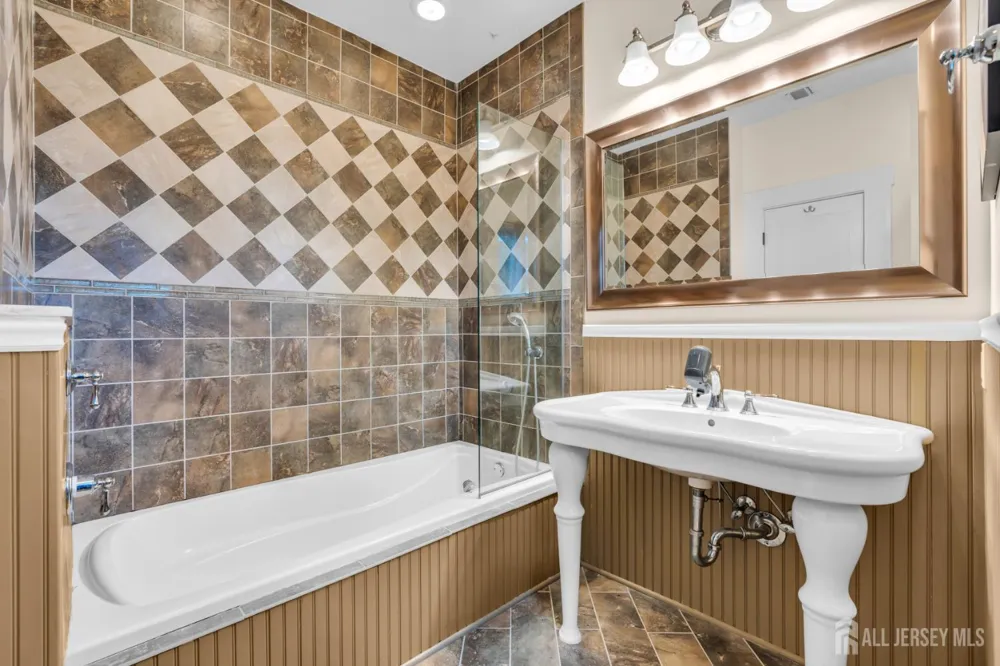 50 Hooper Avenue Atlantic Highlands, NJ 07716