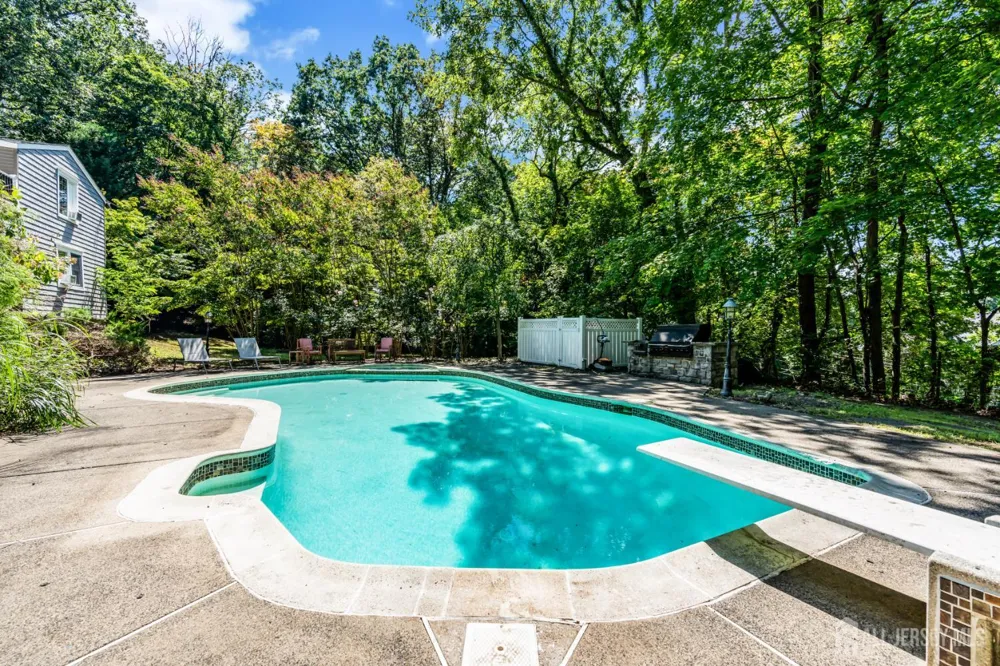50 Hooper Avenue Atlantic Highlands, NJ 07716