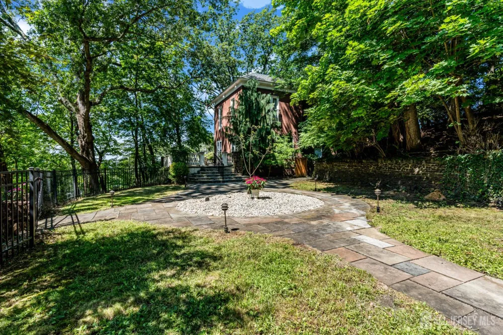 50 Hooper Avenue Atlantic Highlands, NJ 07716