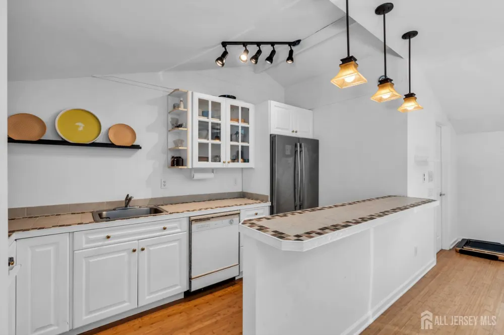 50 Hooper Avenue Atlantic Highlands, NJ 07716
