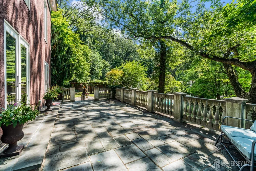 50 Hooper Avenue Atlantic Highlands, NJ 07716