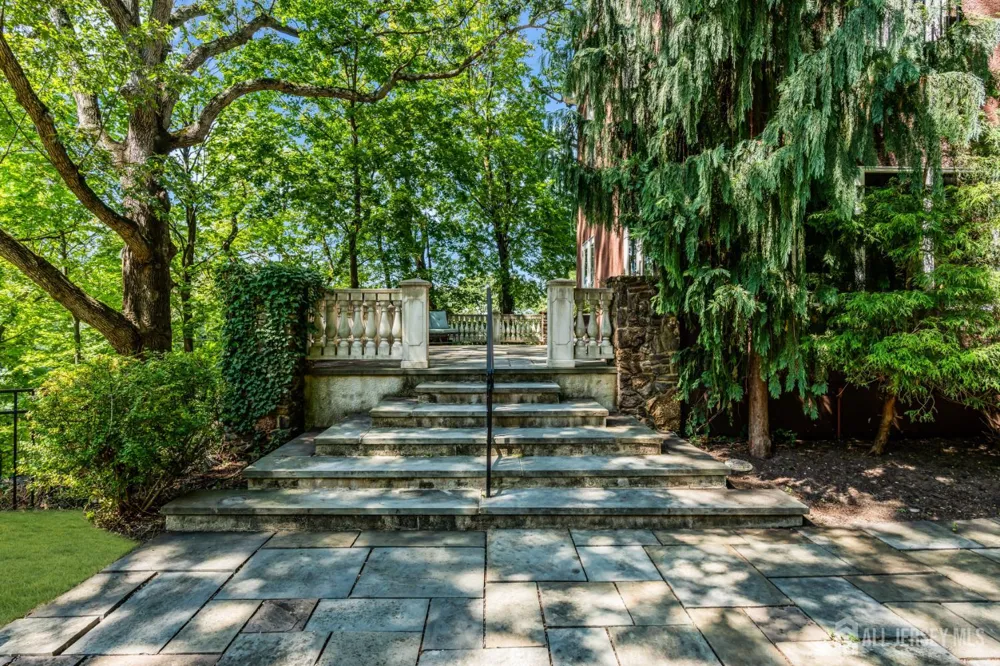 50 Hooper Avenue Atlantic Highlands, NJ 07716