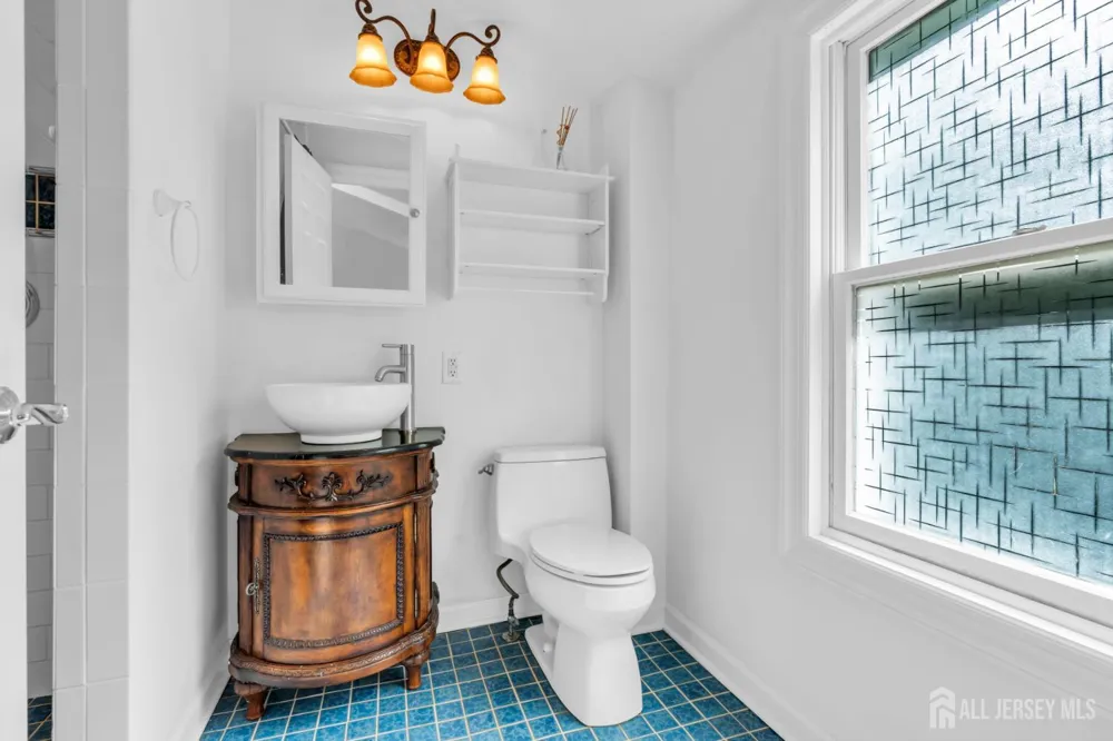 50 Hooper Avenue Atlantic Highlands, NJ 07716