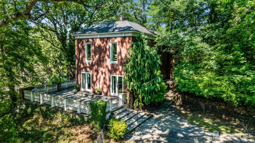 50 Hooper Avenue Atlantic Highlands, NJ 07716