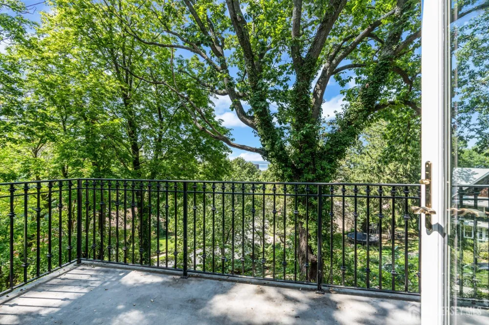 50 Hooper Avenue Atlantic Highlands, NJ 07716