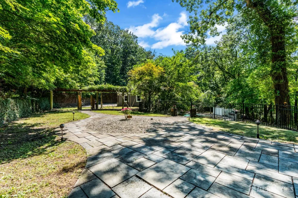 50 Hooper Avenue Atlantic Highlands, NJ 07716