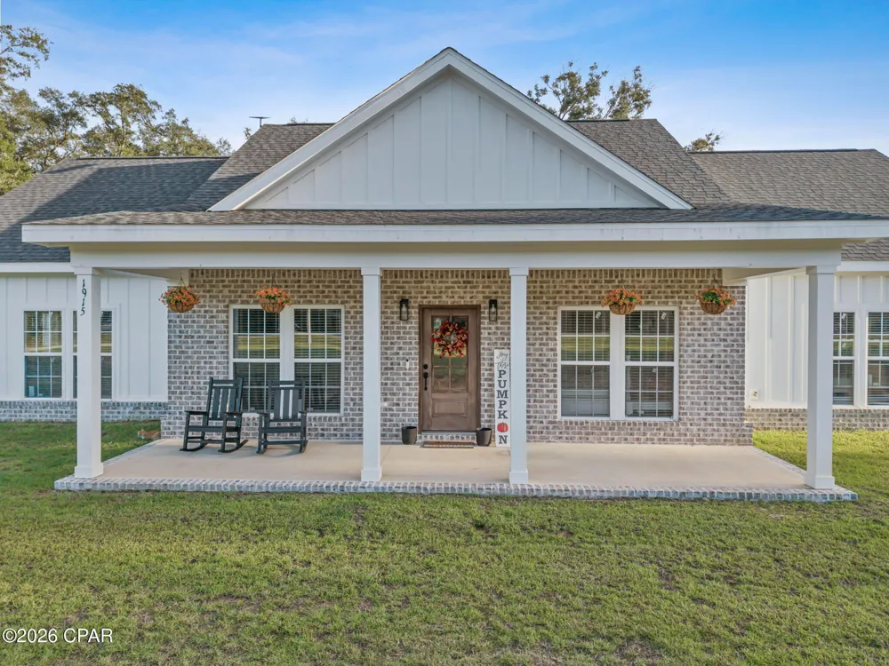 1915 Us Highway 90 Cottondale, FL 32431