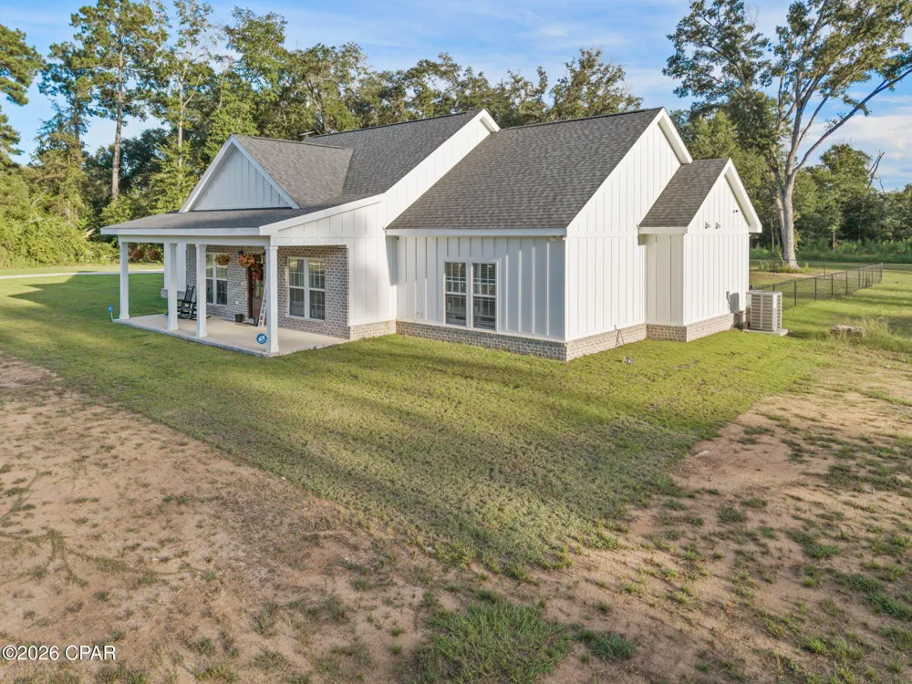 1915 Us Highway 90 Cottondale, FL 32431