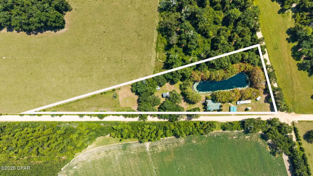 5714 Concord Road Bascom, FL 32423