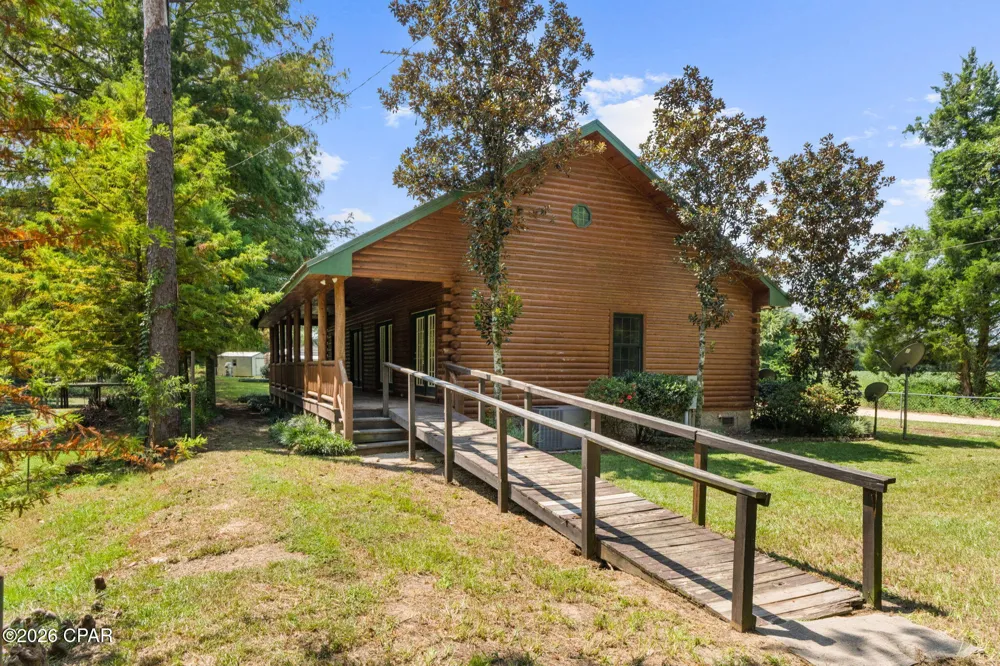 5714 Concord Road Bascom, FL 32423