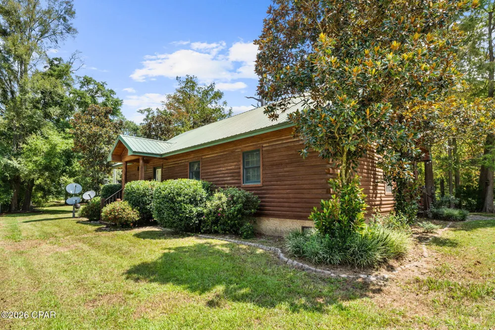 5714 Concord Road Bascom, FL 32423