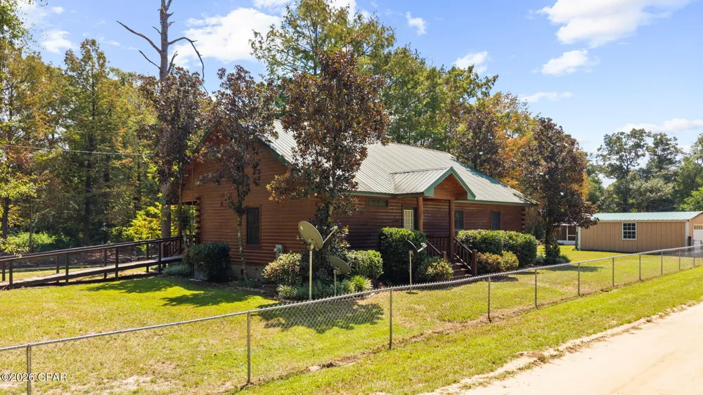 5714 Concord Road Bascom, FL 32423