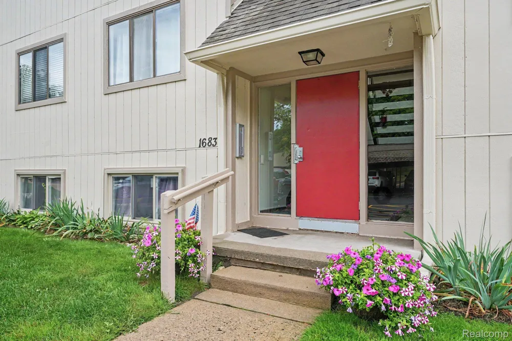1683 Riverside Drive #2 Rochester Hills City, MI 48309
