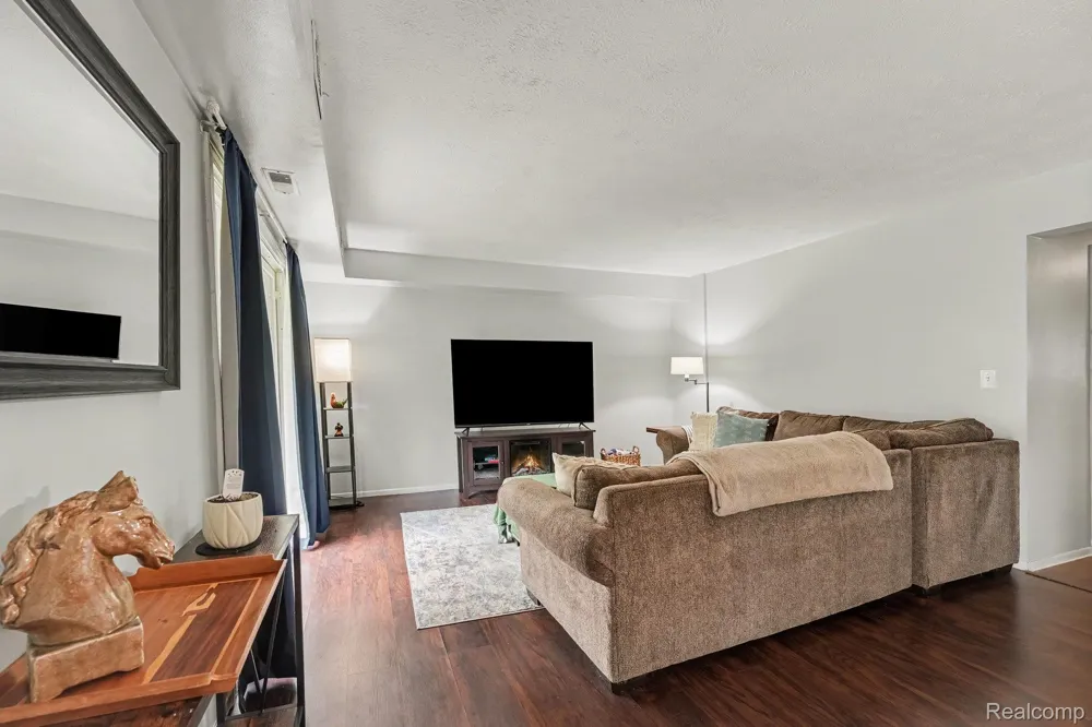 1683 Riverside Drive #2 Rochester Hills City, MI 48309