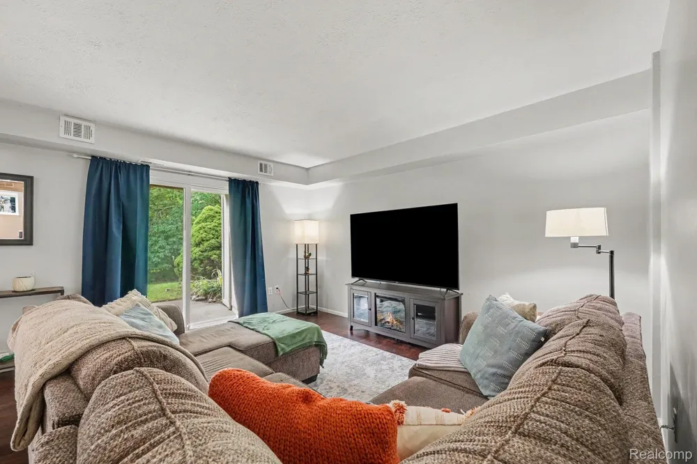1683 Riverside Drive #2 Rochester Hills City, MI 48309