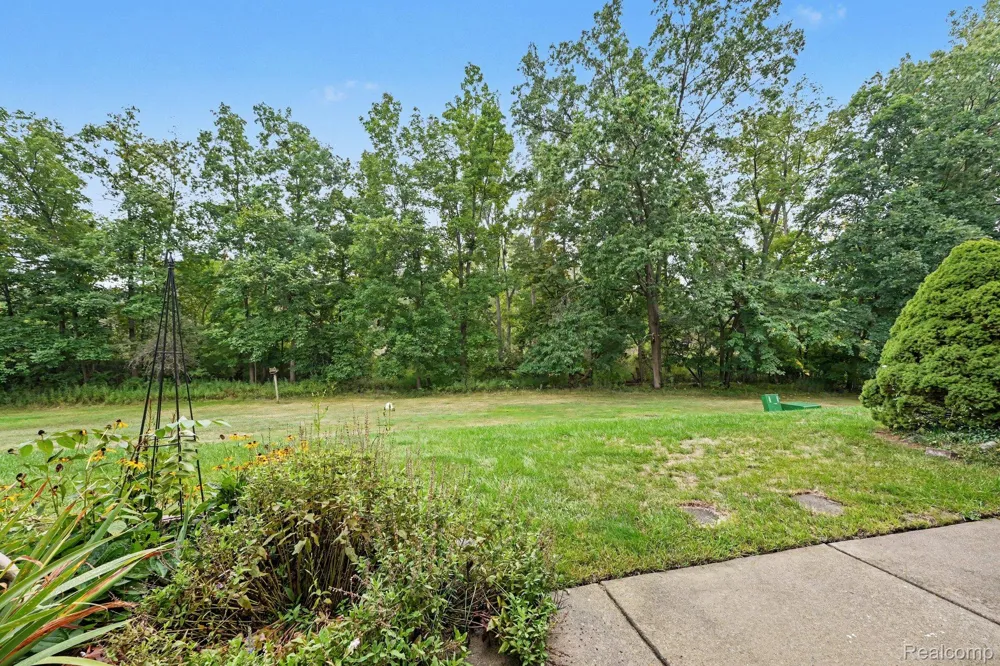 1683 Riverside Drive #2 Rochester Hills City, MI 48309