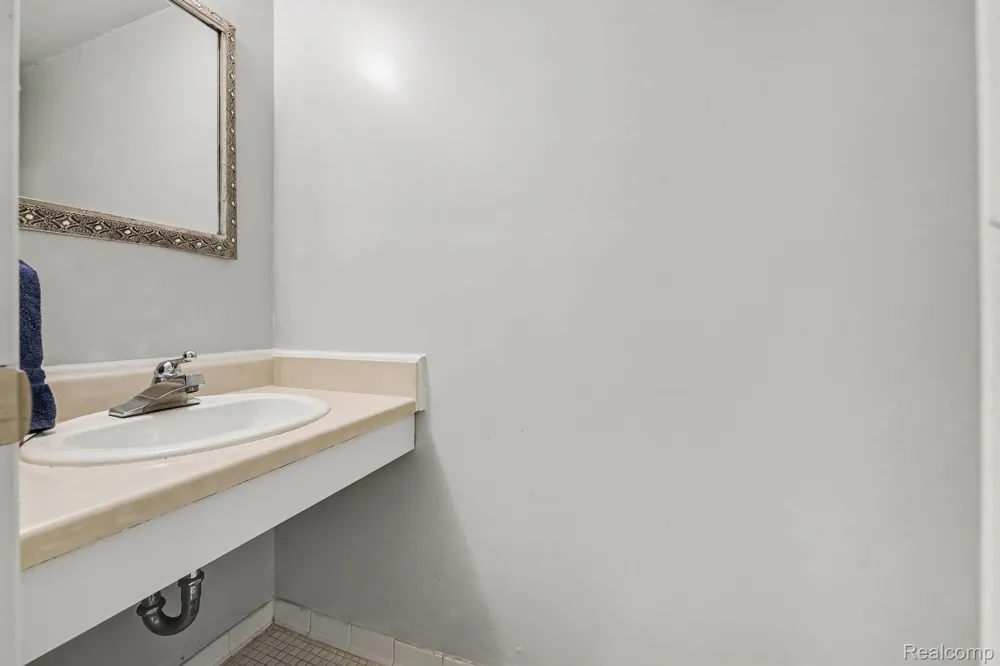 1683 Riverside Drive #2 Rochester Hills City, MI 48309