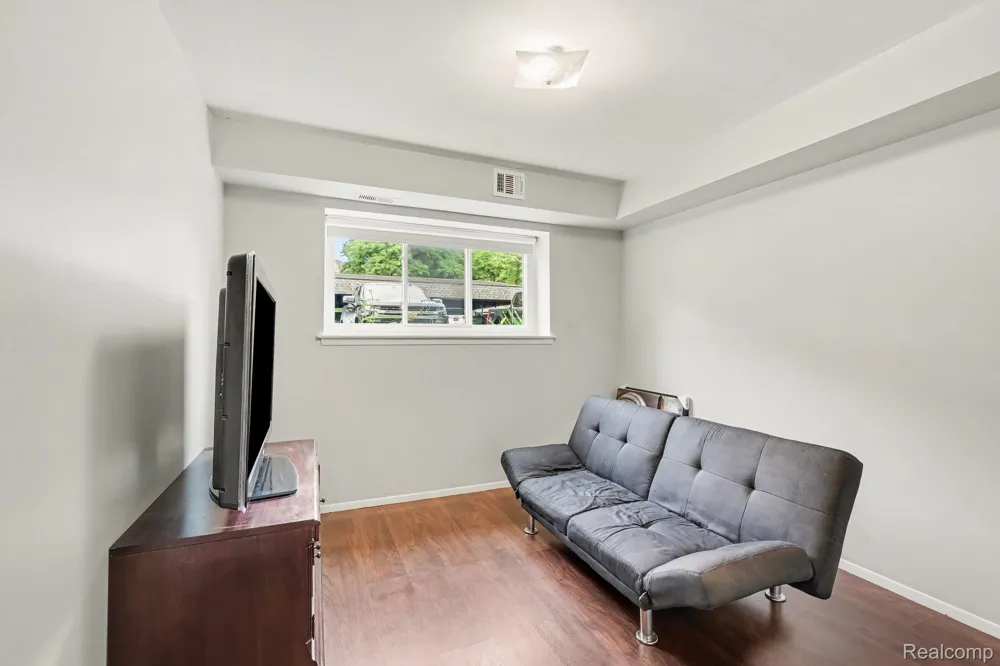 1683 Riverside Drive #2 Rochester Hills City, MI 48309