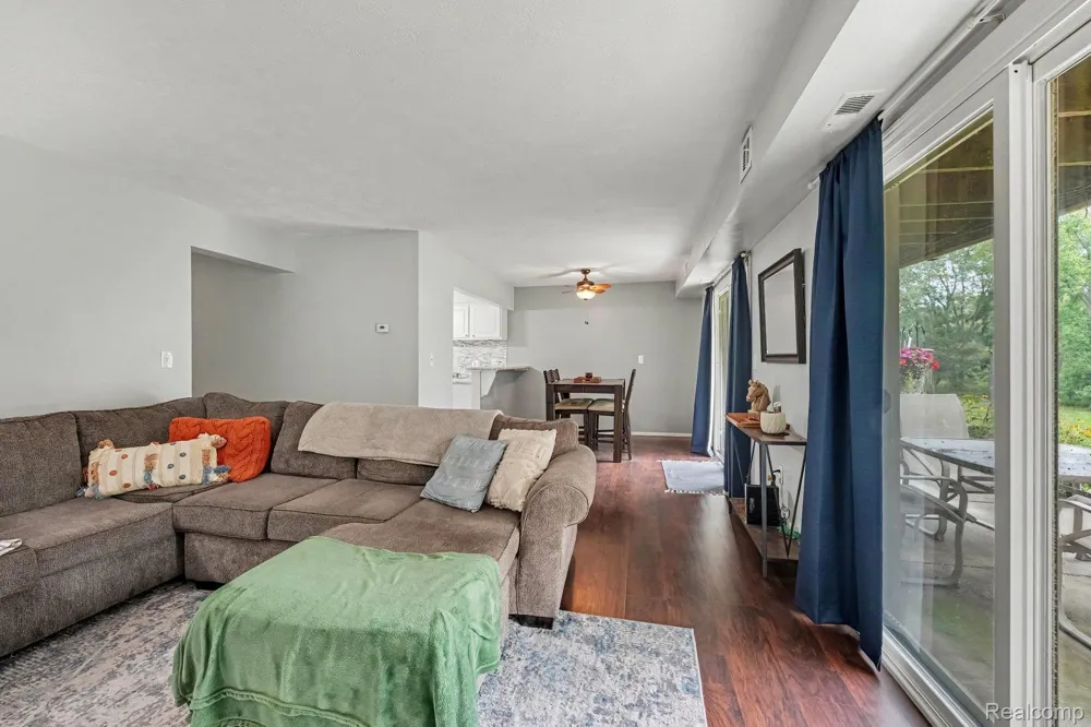 1683 Riverside Drive #2 Rochester Hills City, MI 48309