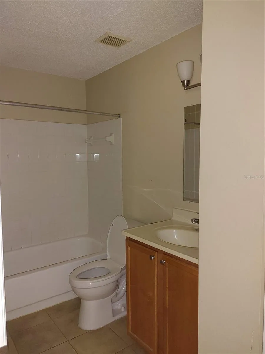 215 LAKE BROOK CIRCLE #201 Brandon, FL 33511