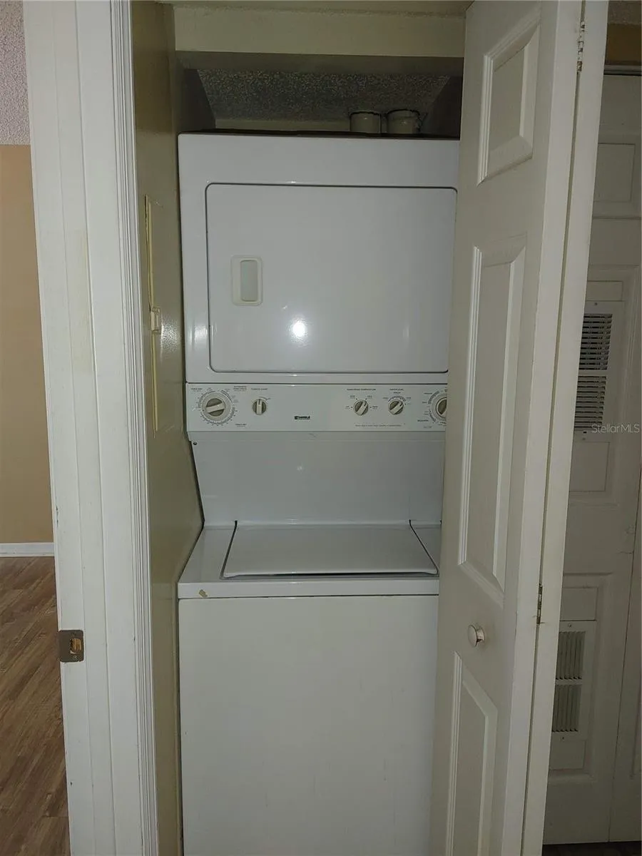 215 LAKE BROOK CIRCLE #201 Brandon, FL 33511