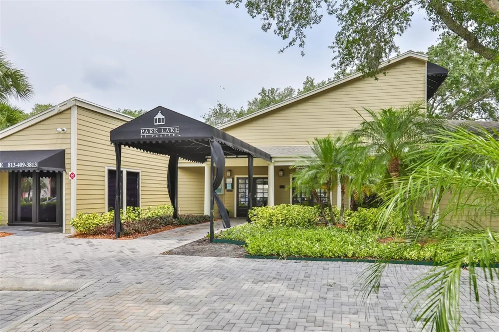 215 LAKE BROOK CIRCLE #201 Brandon, FL 33511