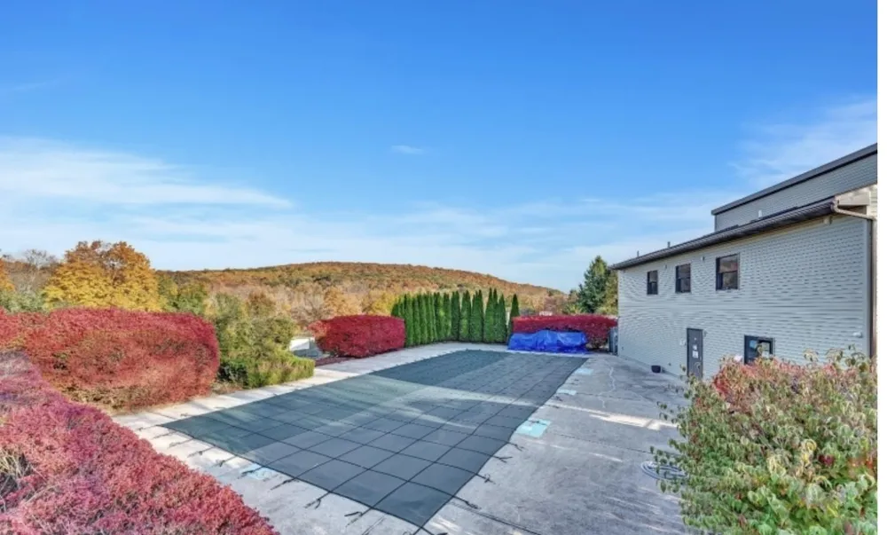 905 SPRUCE HILLS DR Glen Gardner, NJ 08826