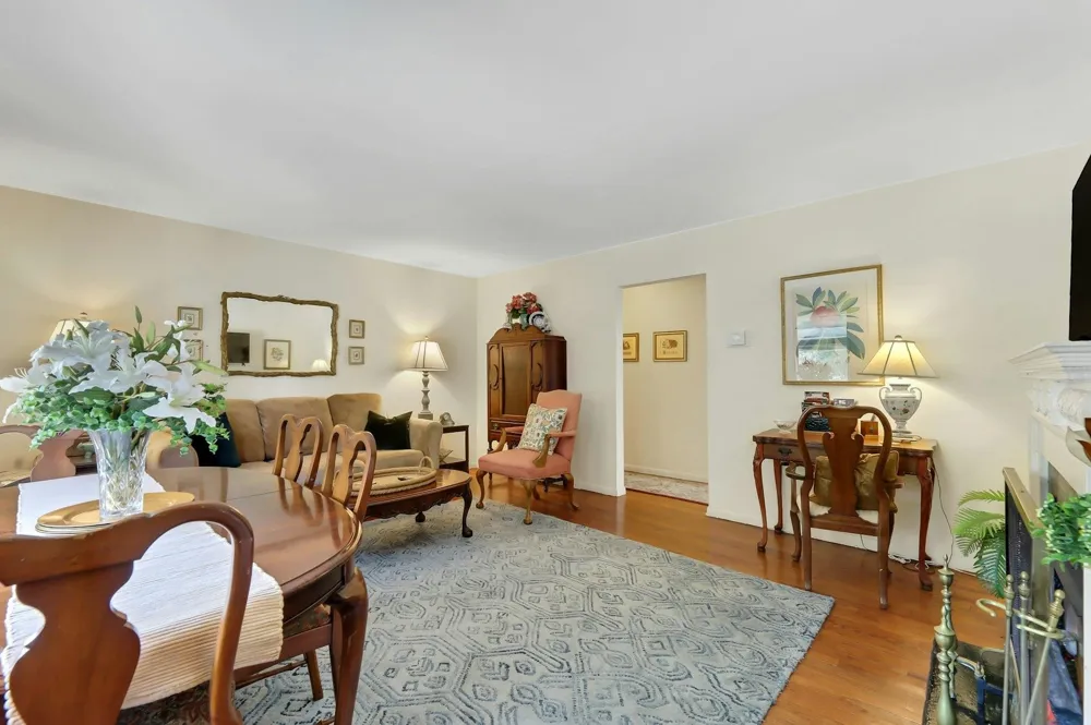 27 73RD ST North Bergen, NJ 07047