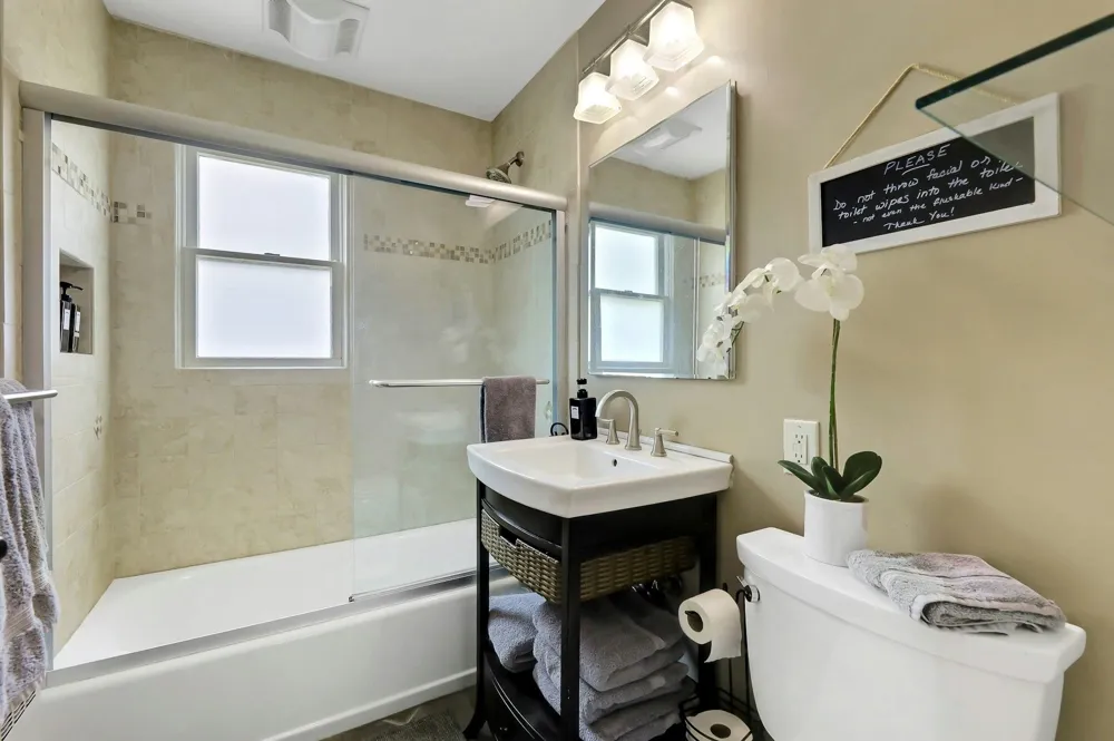 27 73RD ST North Bergen, NJ 07047