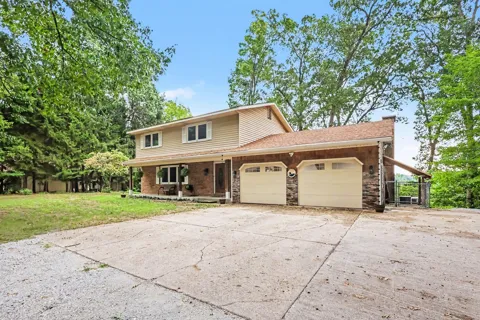 127 E Maple Street