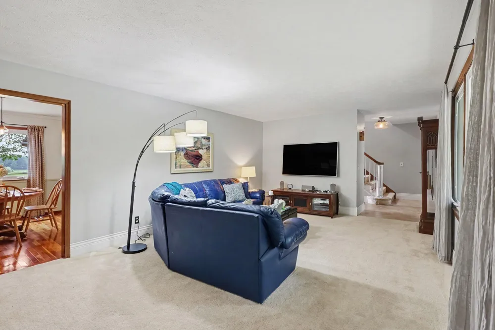 127 E Maple Street Fruitport, MI 49415
