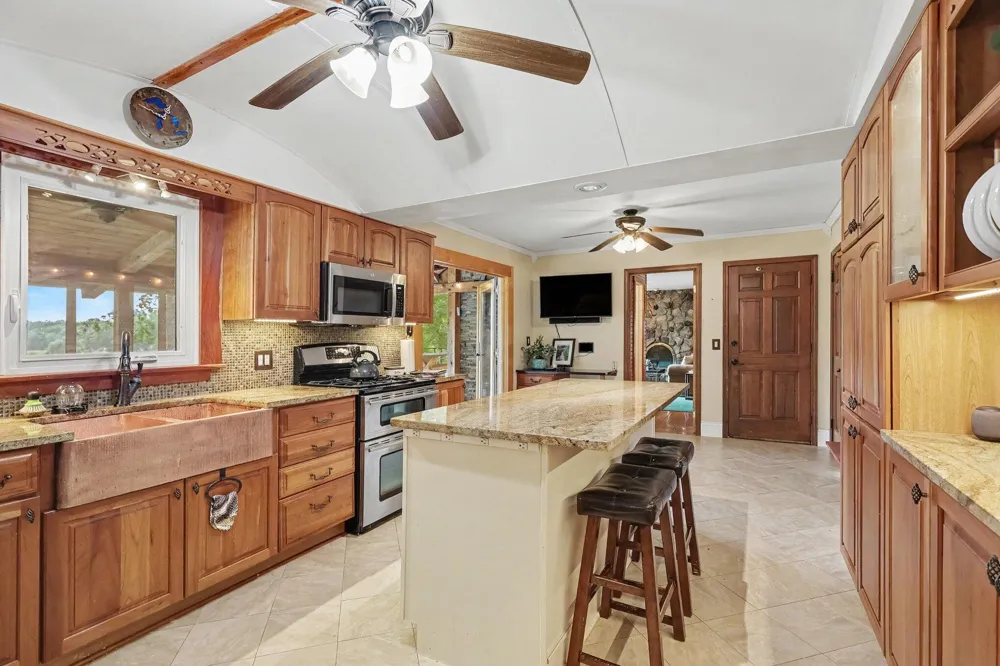 127 E Maple Street Fruitport, MI 49415