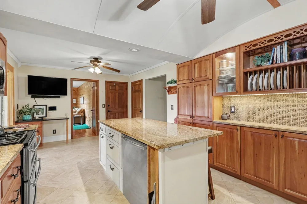 127 E Maple Street Fruitport, MI 49415