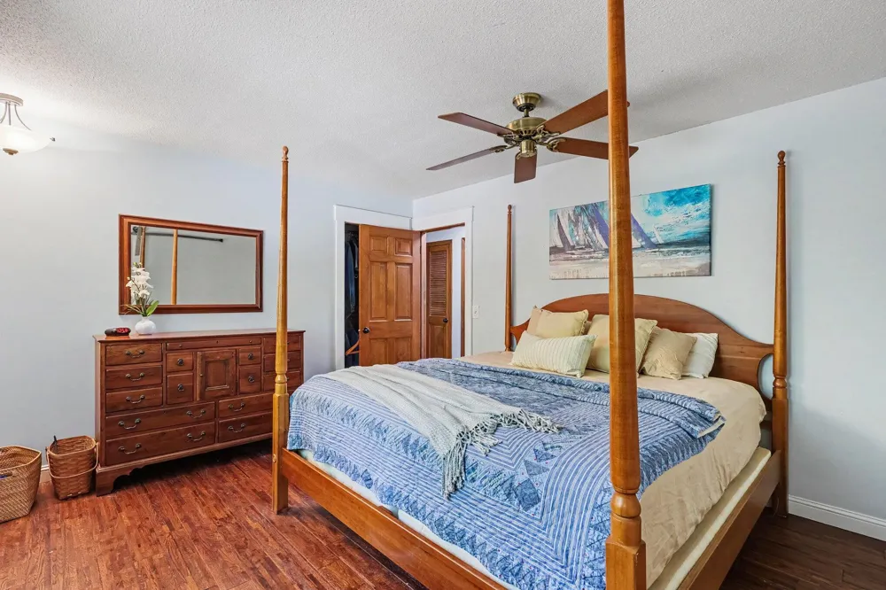 127 E Maple Street Fruitport, MI 49415
