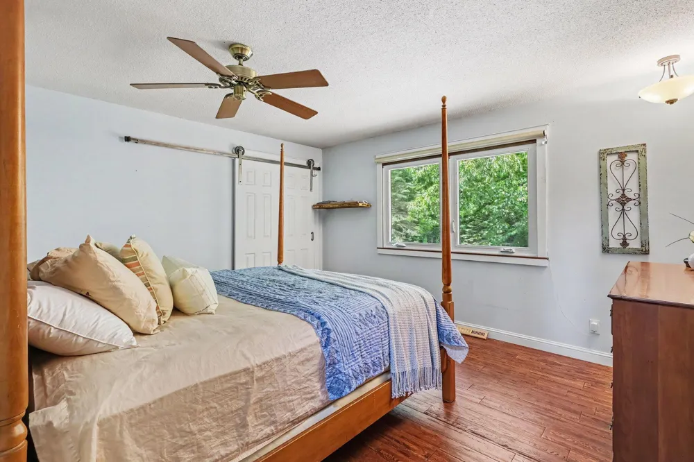 127 E Maple Street Fruitport, MI 49415