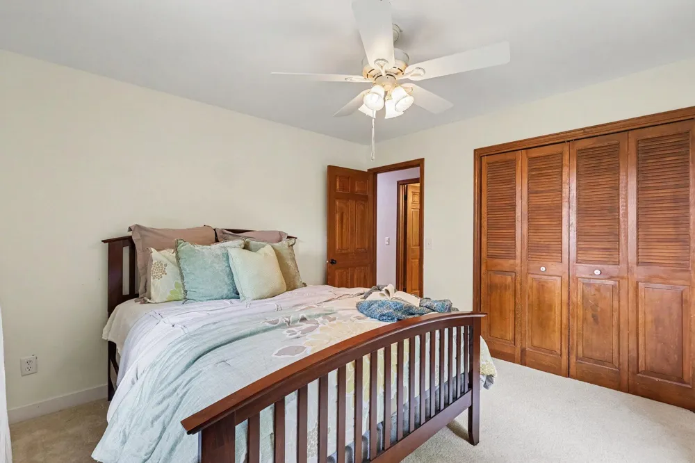 127 E Maple Street Fruitport, MI 49415