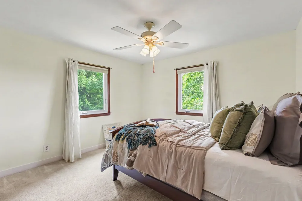 127 E Maple Street Fruitport, MI 49415