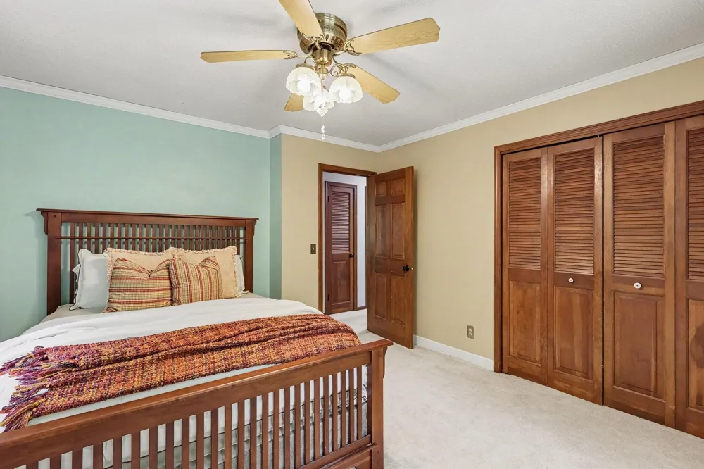 127 E Maple Street Fruitport, MI 49415