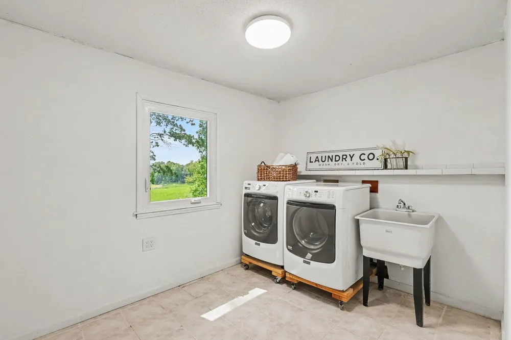 127 E Maple Street Fruitport, MI 49415