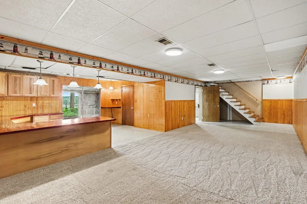 127 E Maple Street Fruitport, MI 49415